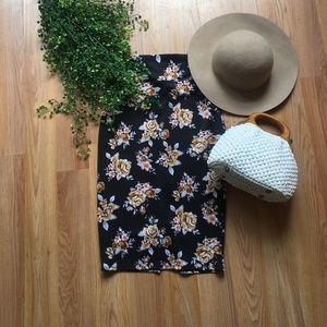 Floral bodycon high waisted skirt 🌼